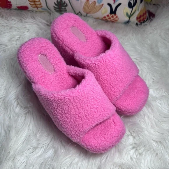 Cuccoo • Barbie Pink Open Toe Fluffy Platform Mule Slides - Picture 2 of 12